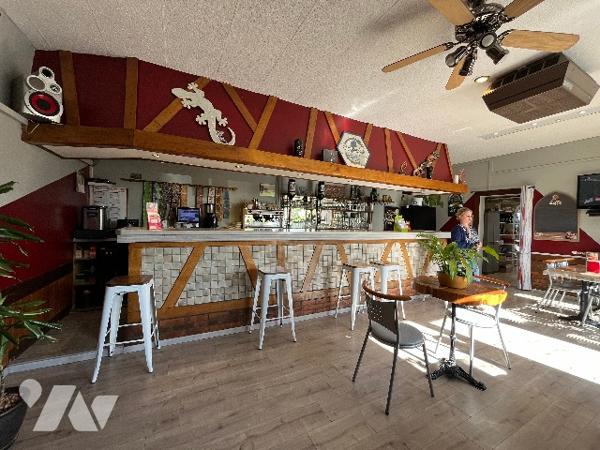 Immeuble de rapport commerce et habitation à ABANCOURT