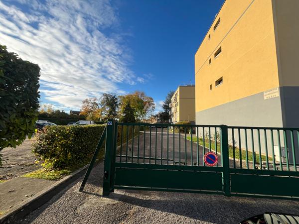 EXCLUSIVITÉ - Place de parking - Secteur Fin d'Oise €7 000 ** - Référence 7436