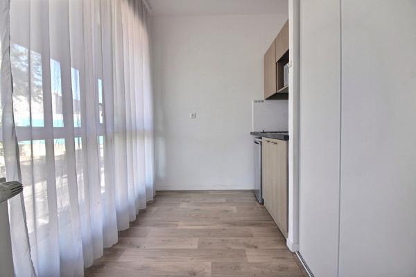 Appartement Saint Ouen Sur Seine 1 pièce(s) 24.93 m2