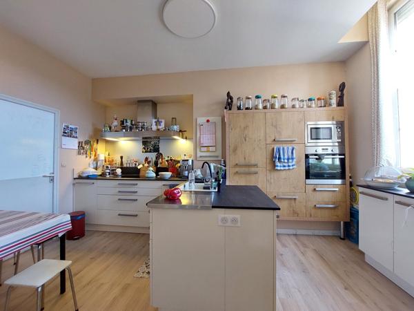 Angoulême maison de 260 m² avec terrasse et 2 garages