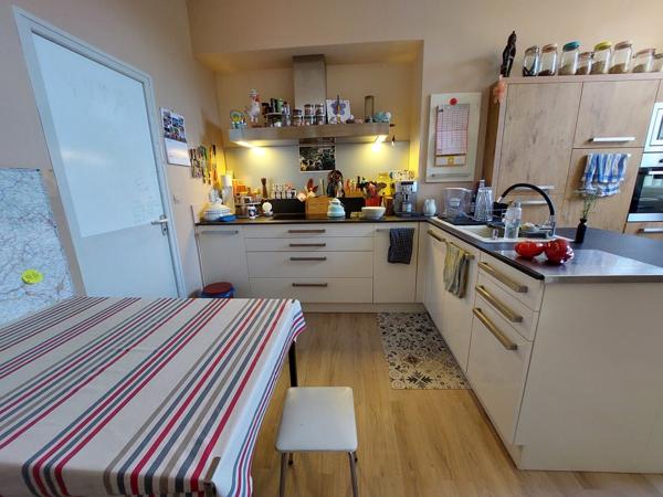 Angoulême maison de 260 m² avec terrasse et 2 garages