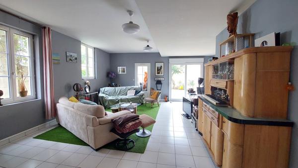 Angoulême maison de 260 m² avec terrasse et 2 garages