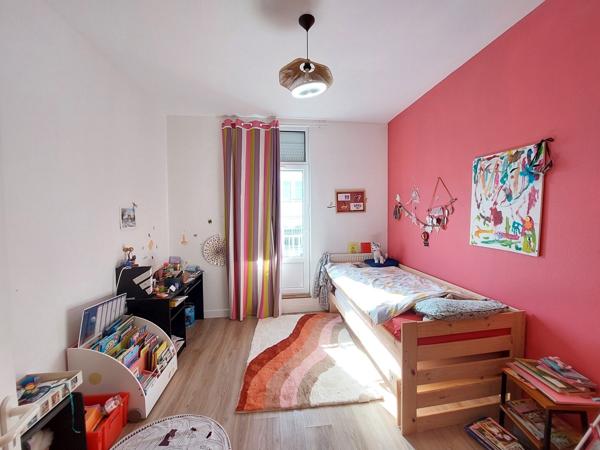 Angoulême maison de 260 m² avec terrasse et 2 garages