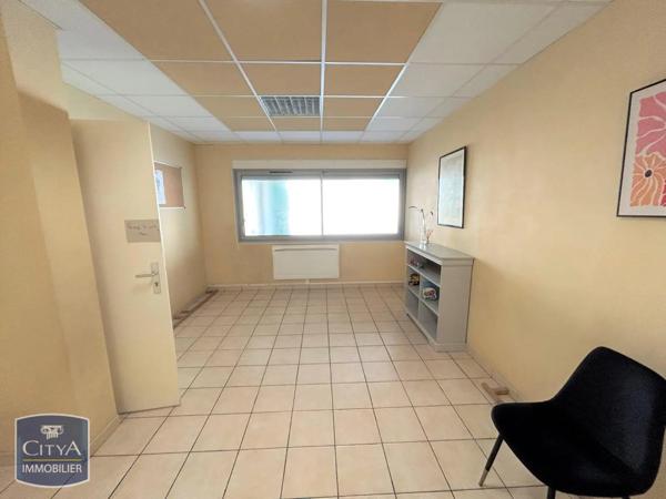 Vente local professionnel 166m²