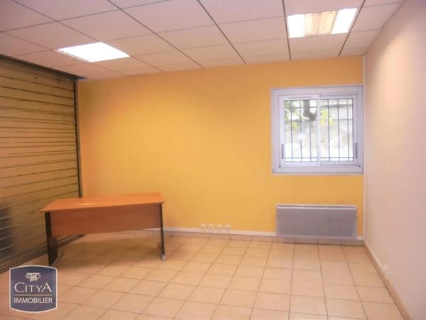 Vente local professionnel 166m²