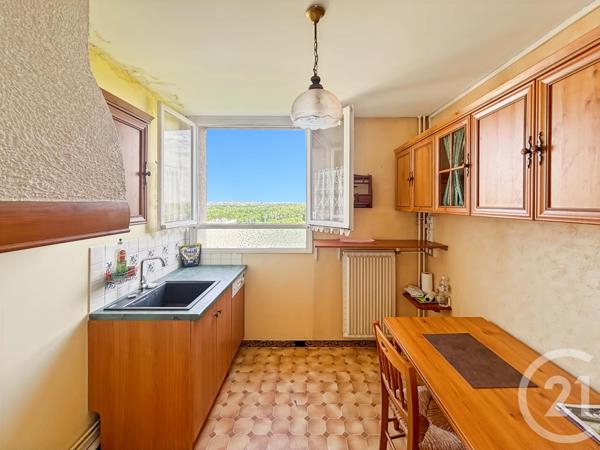 Appartement F3 à vendre  3 pièces - 68 m2 LA COURNEUVE - 93