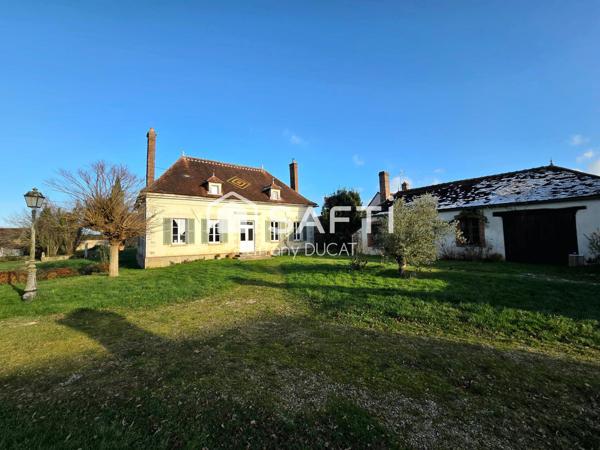 Magnifique demeure Bourguignonne comprenant 5 chambres et 2 maisons.
