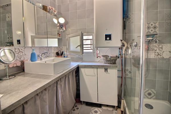 Château Gombert ,Bas de Villa, 4 pièce(s) 88 m2 et jardin de 224 m²