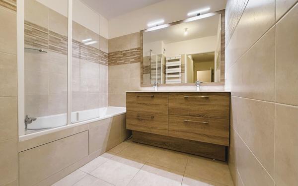 Appartement à vendre    3 pièces • 63,74 m2 Antony