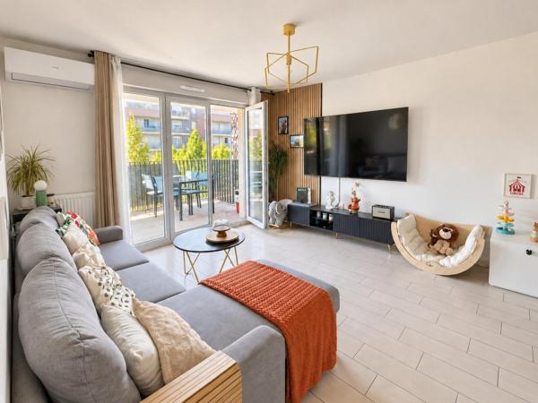 Confort récent, terrasse et 3 chambres