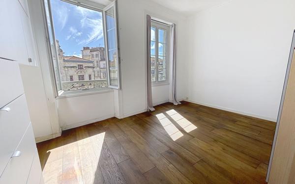 Appartement à vendre    3 pièces •  La Rochelle