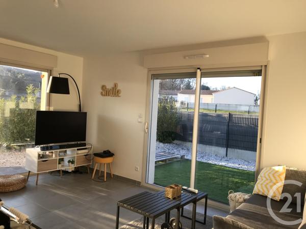 Maison à vendre  4 pièces - 90,26 m 2   FLEAC  - 16