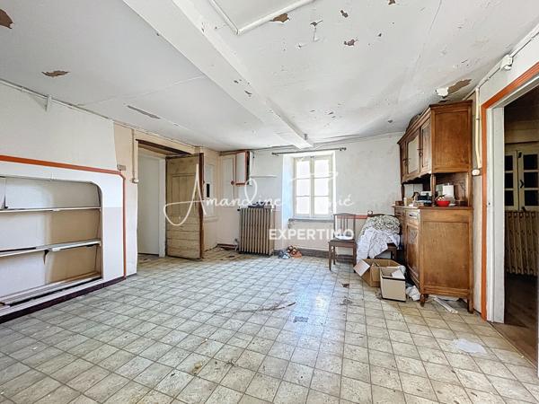 La Bastide-Pradines (12490) Maison de village à rénover et son garage avec jardin