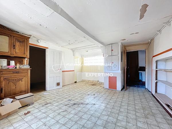 La Bastide-Pradines (12490) Maison de village à rénover et son garage avec jardin