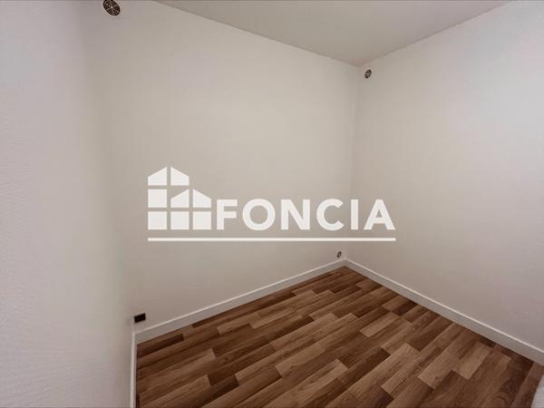 Location Appartement 2 pièces 32.06 m² - 39 RUE JULES SIMON Lorient 56100
