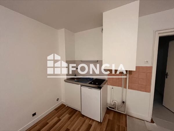 Location Appartement 2 pièces 32.06 m² - 39 RUE JULES SIMON Lorient 56100