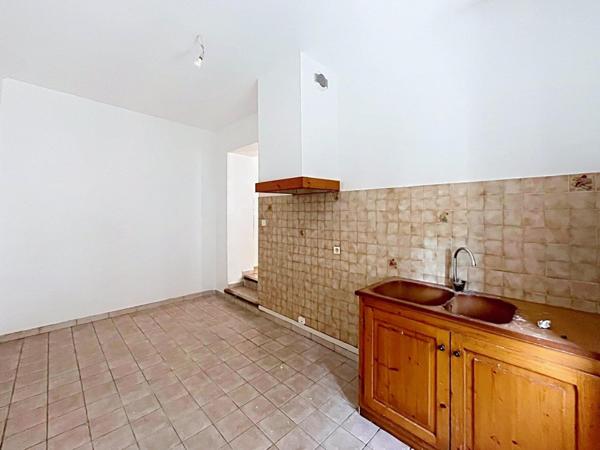 Immeuble de 460m² en R+2 avec terrasse