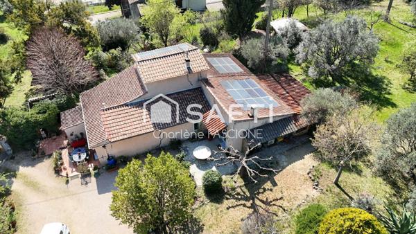 Maison à rénover avec grand terrain et potentiel