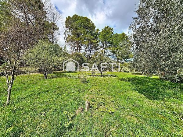 Maison à rénover avec grand terrain et potentiel