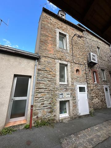 Immeuble de rapport mixte - 5 pièces - 67 m² - Hypercentre de Mayenne