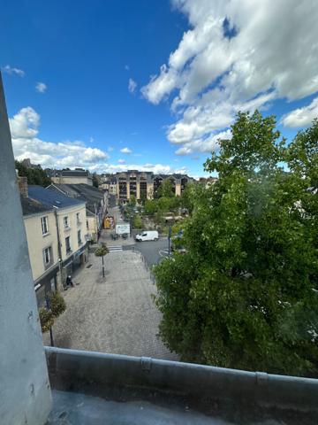 Immeuble de rapport mixte - 5 pièces - 67 m² - Hypercentre de Mayenne