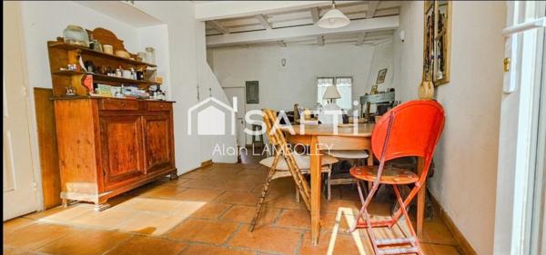 Maison de village avec jardinet, au calme