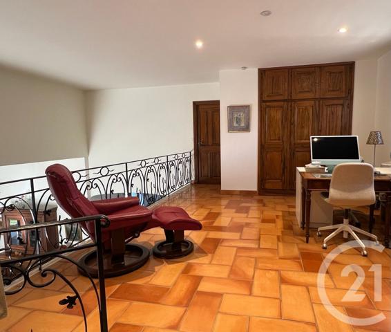 Maison à vendre  5 pièces - 204 m2 NANS LES PINS - 83