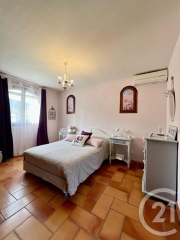 Maison à vendre  5 pièces - 204 m2 NANS LES PINS - 83