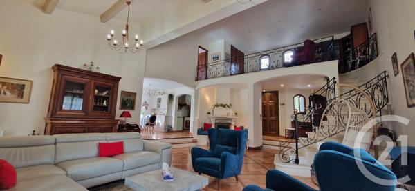 Maison à vendre  5 pièces - 204 m2 NANS LES PINS - 83