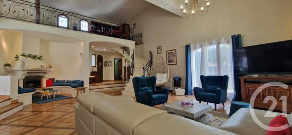 Maison à vendre  5 pièces - 204 m2 NANS LES PINS - 83