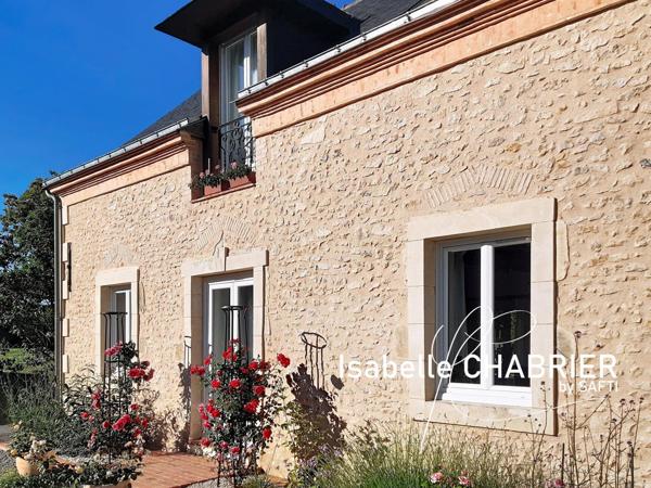 LONGERE AVEC PISCINE ET DEPENDANCES SUR 9300M2