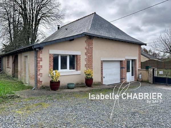 LONGERE AVEC PISCINE ET DEPENDANCES SUR 9300M2