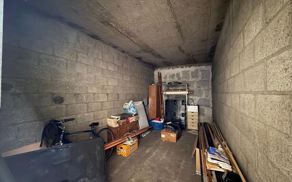 Stationnement à vendre    Clichy