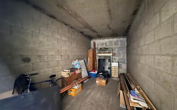 Stationnement à vendre    Clichy