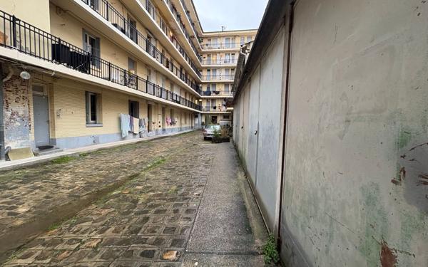 Stationnement à vendre    Clichy