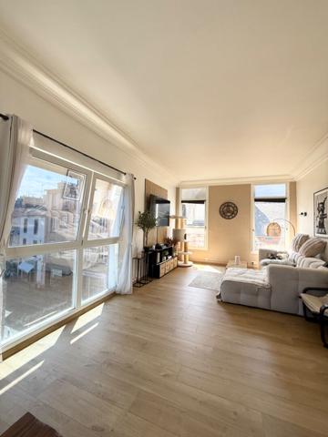 Appartement 4 pièces de 100 m² en plein centre-ville Landerneau