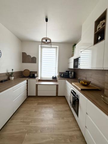 Appartement 4 pièces de 100 m² en plein centre-ville Landerneau
