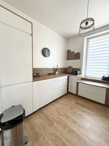 Appartement 4 pièces de 100 m² en plein centre-ville Landerneau