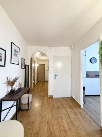 Appartement 4 pièces de 100 m² en plein centre-ville Landerneau
