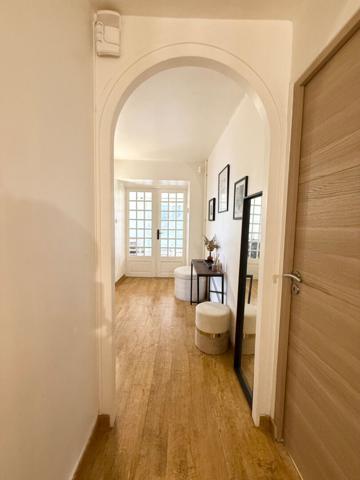 Appartement 4 pièces de 100 m² en plein centre-ville Landerneau