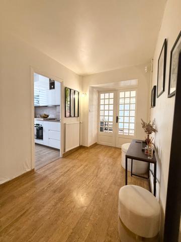 Appartement 4 pièces de 100 m² en plein centre-ville Landerneau