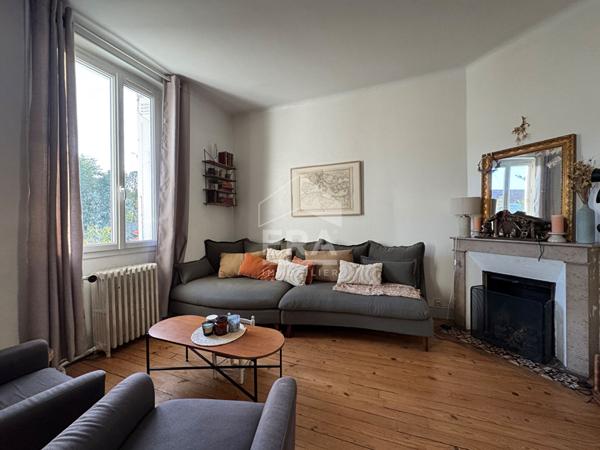 A vendre, jolie Maison ancienne rénovée type 6 avec jardin