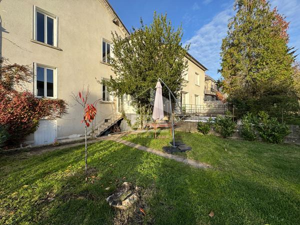 A vendre, jolie Maison ancienne rénovée type 6 avec jardin