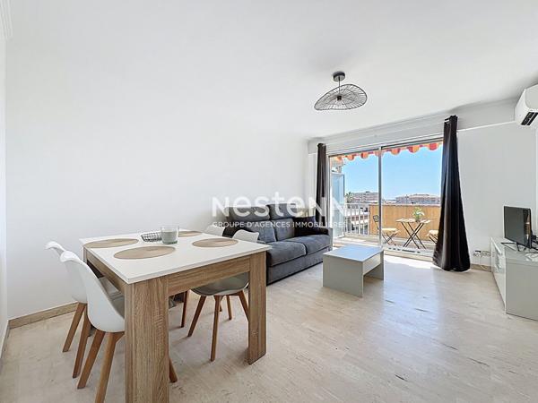 GOLFE-JUAN - Studio - 27m² - Vue mer - Dernier étage - Centre ville - Terrasse - Sud - Cave