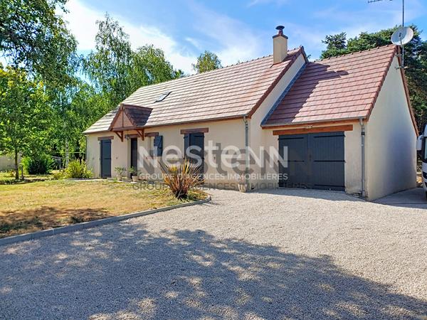 MONT-PRES-CHAMBORD - A 5 mn de toutes commodités - Maison 4 chambres avec vaste terrain arboré -