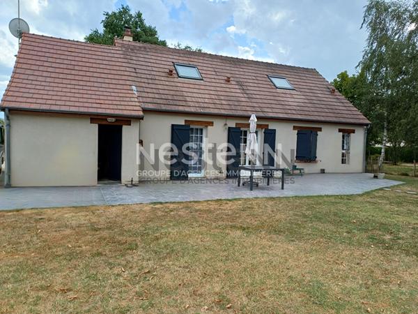 MONT-PRES-CHAMBORD - A 5 mn de toutes commodités - Maison 4 chambres avec vaste terrain arboré -