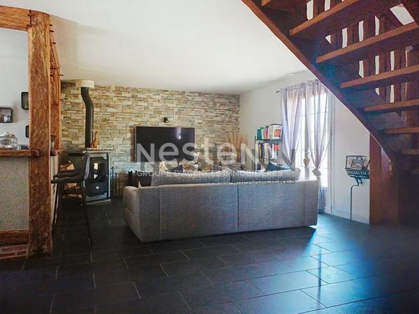 MONT-PRES-CHAMBORD - A 5 mn de toutes commodités - Maison 4 chambres avec vaste terrain arboré -