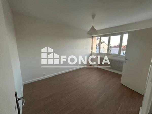 Location Appartement 2 pièces 45.63 m² - 110 RUE ANATOLE FRANCE RESIDENCE LUTETIA Clermont-ferrand 63000