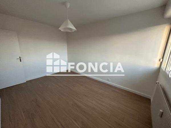 Location Appartement 2 pièces 45.63 m² - 110 RUE ANATOLE FRANCE RESIDENCE LUTETIA Clermont-ferrand 63000