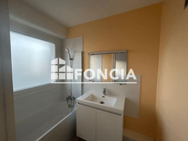 Location Appartement 2 pièces 45.63 m² - 110 RUE ANATOLE FRANCE RESIDENCE LUTETIA Clermont-ferrand 63000